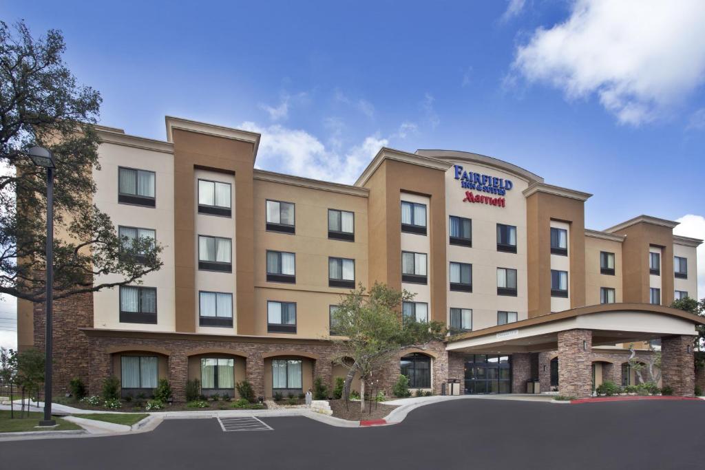 Fairfield Inn and Suites by Marriott Austin Northwest/Research Blvd Main image 1